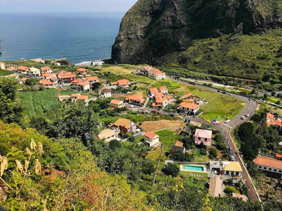 Terra Cha Cottage,Feel Home, São Vicente エクステリア 写真